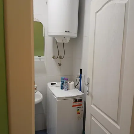 Dejana Ns - Stan Na Dan - Free Street Parking Apartment