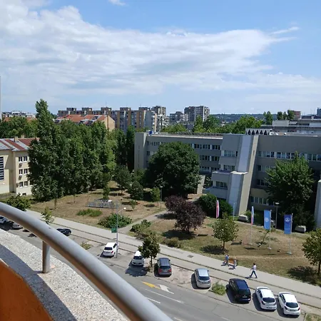 Dejana Ns - Stan Na Dan - Free Street Parking * Novi Sad