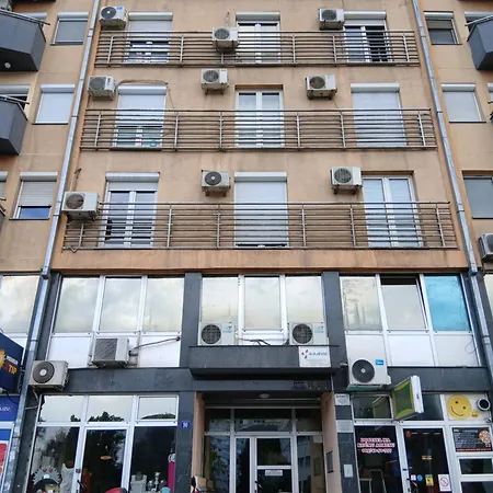 Dejana Ns - Stan Na Dan - Free Street Parking * نوفي ساد