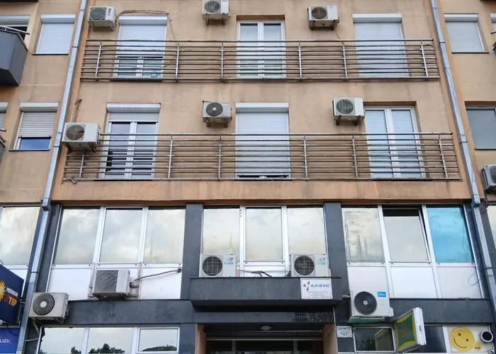 Dejana Ns - Stan Na Dan - Free Street Parking * نوفي ساد